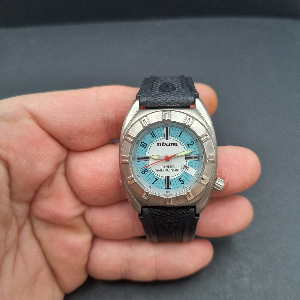 Nixon  "Stop" The Gear Head
